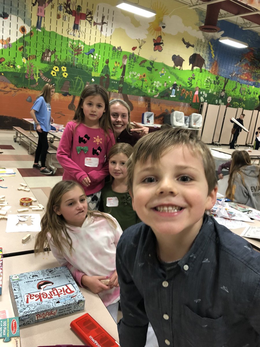 mgdeca's tweet image. Our annual Drop and Shop event was a huge success! We loved playing with all the kids today and raising money for our chapter🔷