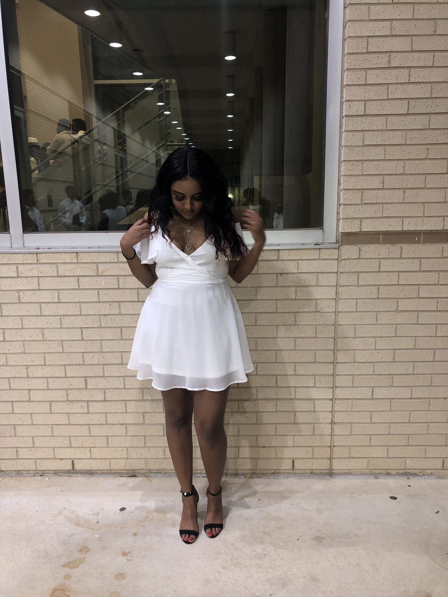shadesofmella's tweet photo. She was an angel, that made even the devil want to get into heaven ✨
#FallBall2k18 https://t.co/YXaPrp4I05