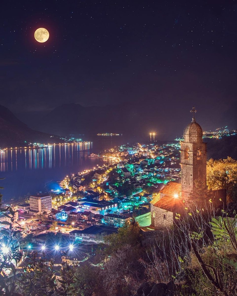 MARYANCURBELO's tweet photo. “I have , as it were , 

my own  moon and stars, 

and a little world all to myself.”

 Henry David Thoreau

#Kotor      #Montenegro 

#Goodnight https://t.co/btGkRunUJi