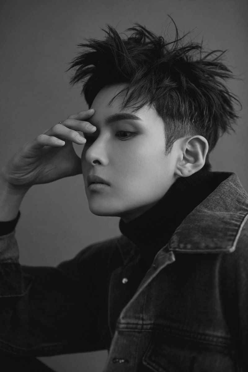 SJofficial's tweet photo. 📰 #려욱, 새 앨범 ‘#너에게취해’ 티저 이미지 공개.."깊어진 눈빛" [Oh!쎈 컷]
https://t.co/UImdBwYsNh

#RYEOWOOK #DrunkOnLove #너에게 #ImNotOverYou
#슈퍼주니어 #SUPERJUNIOR #LabelSJ https://t.co/ZO4nAATVSK