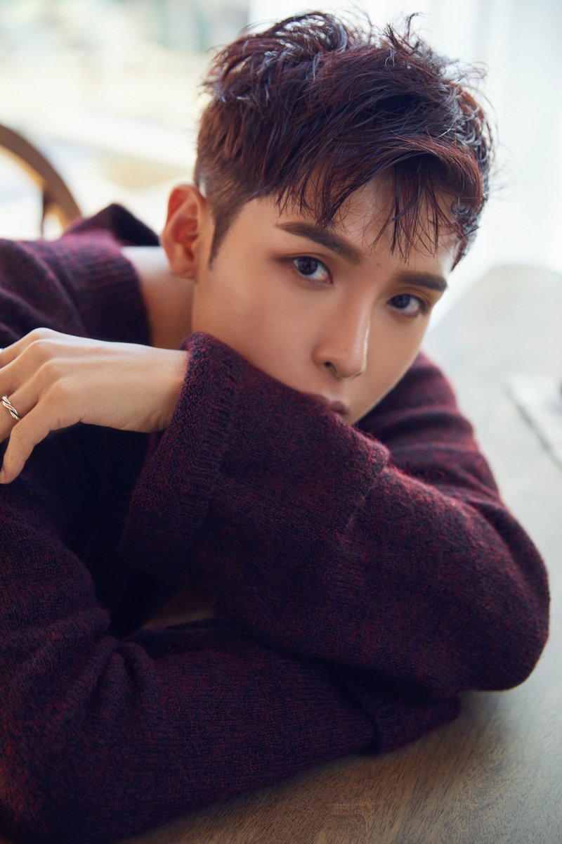 SJofficial's tweet photo. 📰 #려욱, 새 앨범 ‘#너에게취해’ 티저 이미지 공개.."깊어진 눈빛" [Oh!쎈 컷]
https://t.co/UImdBwYsNh

#RYEOWOOK #DrunkOnLove #너에게 #ImNotOverYou
#슈퍼주니어 #SUPERJUNIOR #LabelSJ https://t.co/ZO4nAATVSK