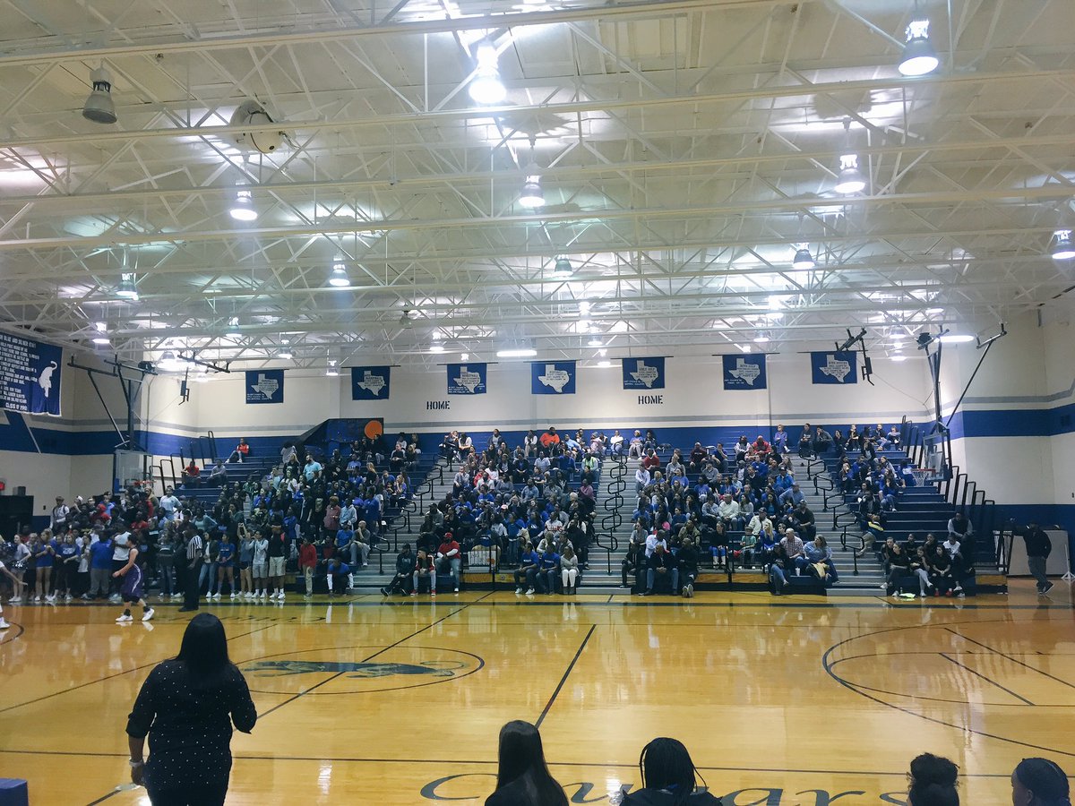 CyCreekGBB's tweet photo. Alright @cycreekhs @CyCreekBooster @CCHSCougarVB  @SoftballCycreek @CYCREEKFBALL17 

Remember this scene??? All you beautiful people in the stands!? 

We WANT YOU to rally and COME TO jersey village on Tuesday, 7:00 as 2 of the top teams in the state battle for🥇in district play https://t.co/xpbZsEJcc6