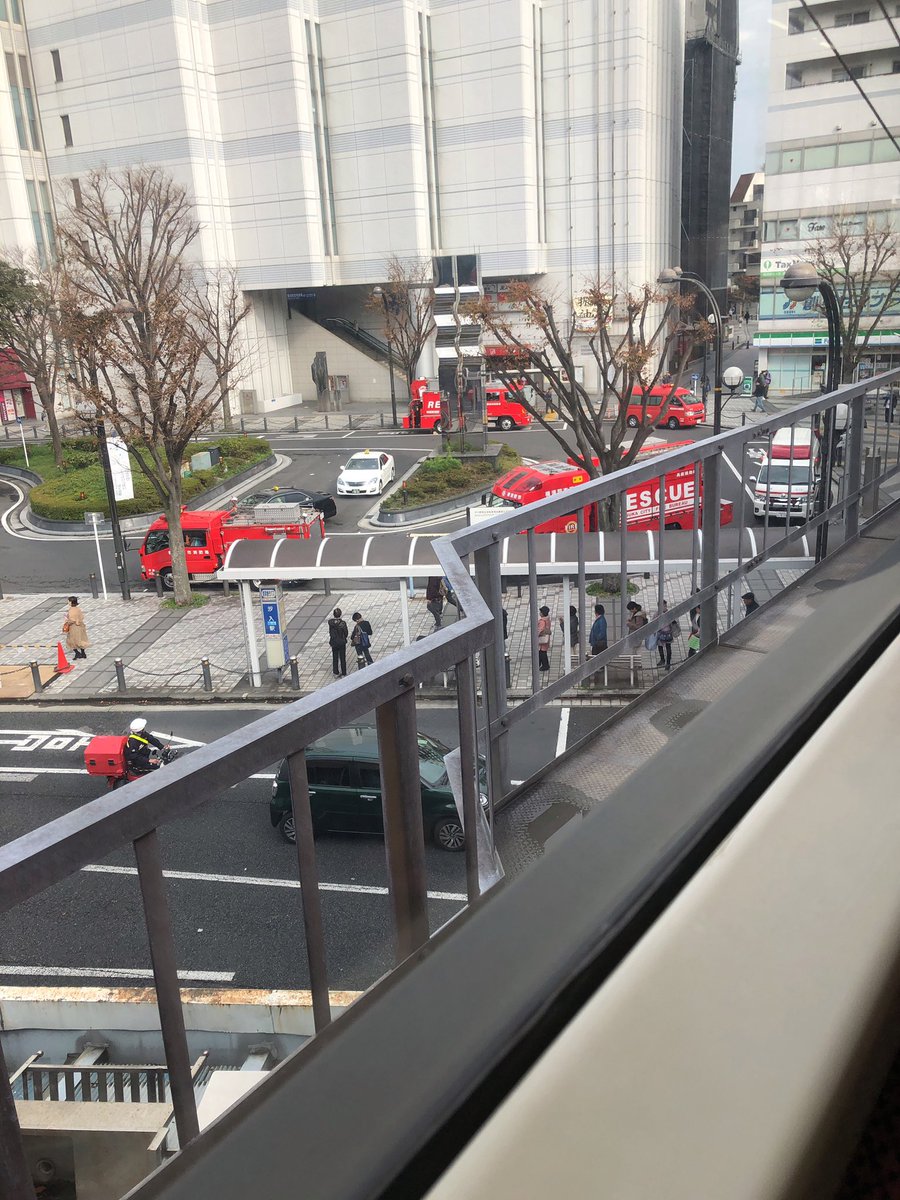 京急本線の汐入駅で人身事故の現場画像