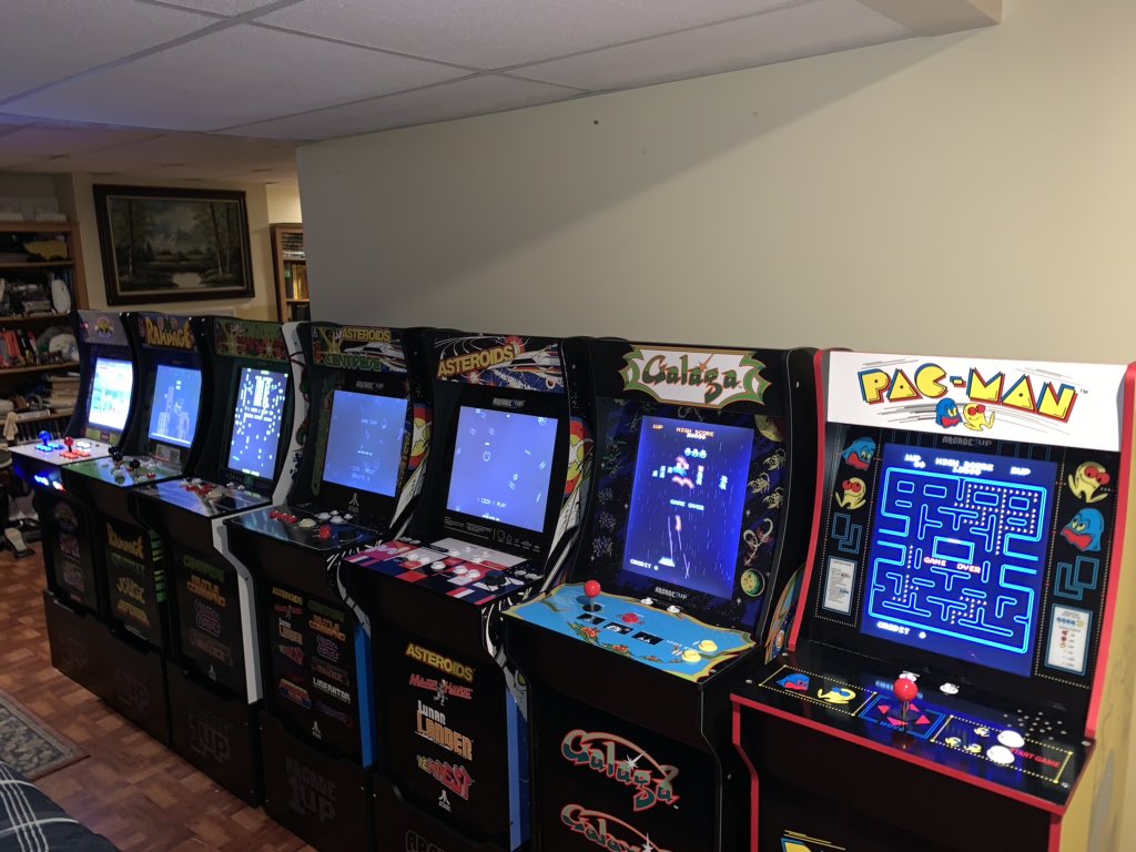 Slothameedees's tweet photo. @arcade_1up Dear Santa,
I would love to give this cabinet a good home where it can join it’s full extended family.  Keep up the good work @arcade_1up !  I wonder how many Collector’s have them all as well. https://t.co/AAsnutRNyO