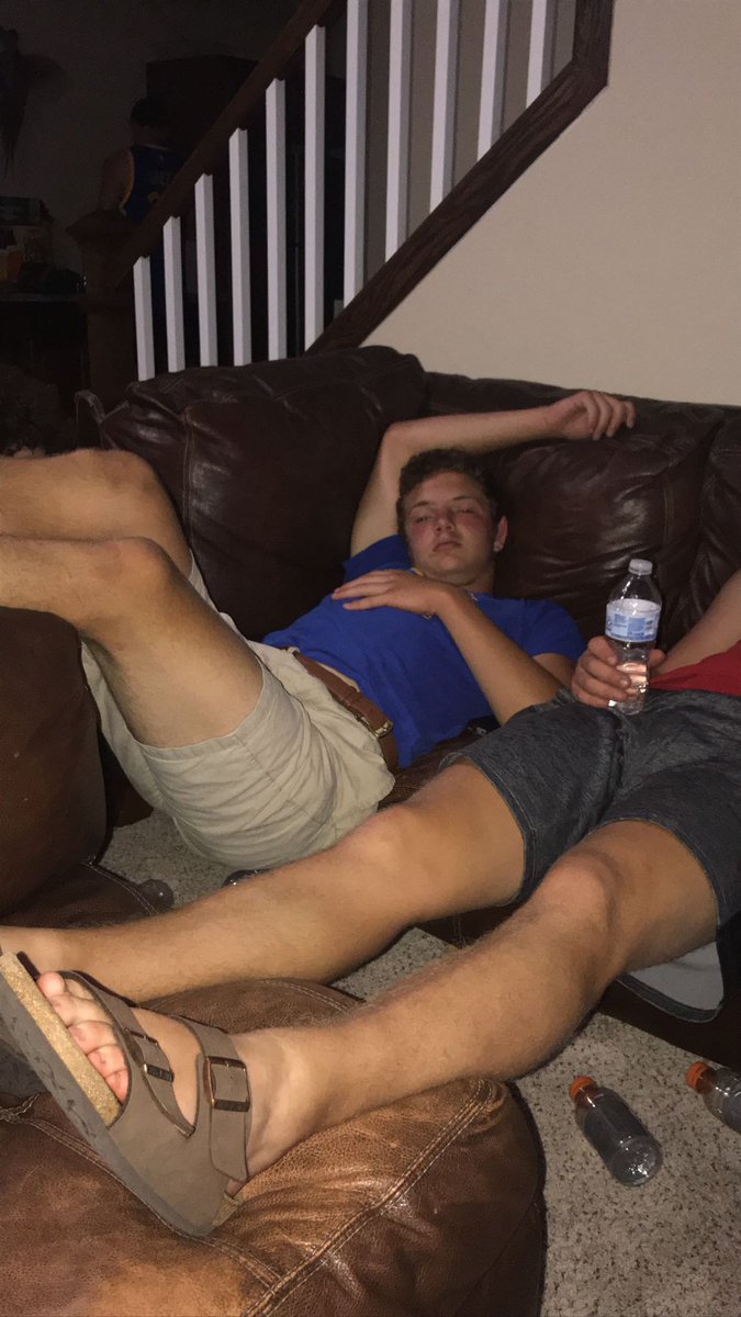 MunschNathan's tweet photo. Happy birthday Jim 😻 #4for4 #slim #senditintoorbit #deer #kingduke https://t.co/HlUokLtmKQ