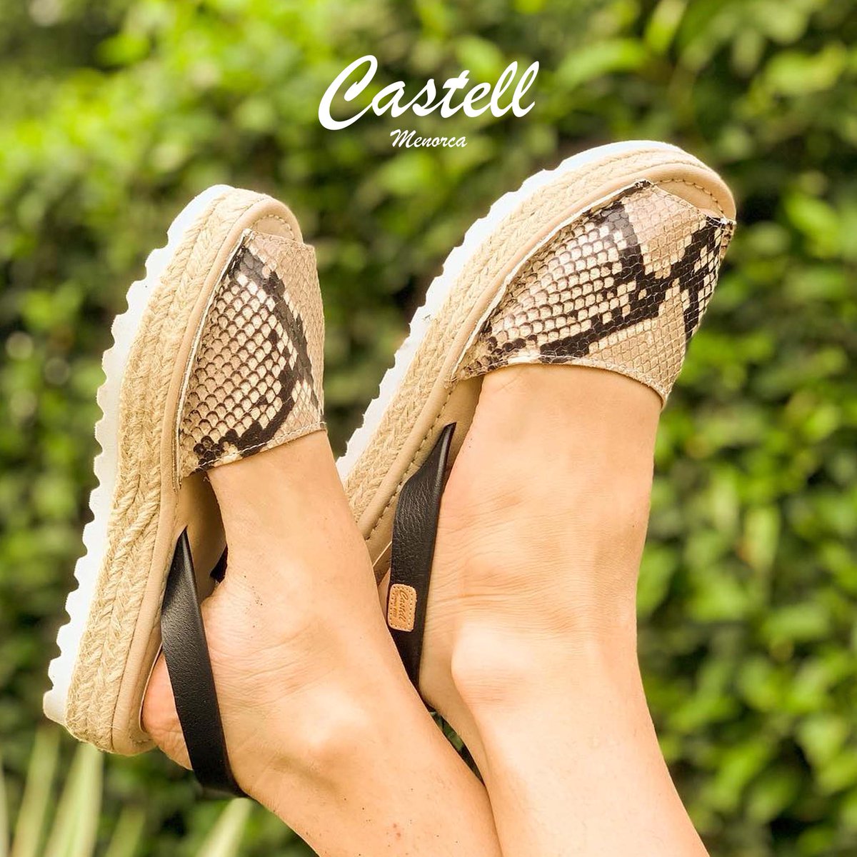 Las texturas, detalles y modelos de tendencia más queridos se encuentran disponibles en #Castellmenorca. Una gama de diseños ideales para toda la familia.
Encuentra tu modelo favorito en: ⚫️ castellmenorca.com