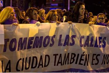 GenteMad's tweet photo. El colectivo @manadafuenla, de #Fuenlabrada, elabora un mapa🗺️ sobre las zonas donde más #acoso 😡 callejero se produce en la localidad. Las declaraciones de @Cristalina17 dan más recorrido al artículo de @MarcosBaile
https://t.co/ebVHyPdqLI https://t.co/bwaoFYxmRn