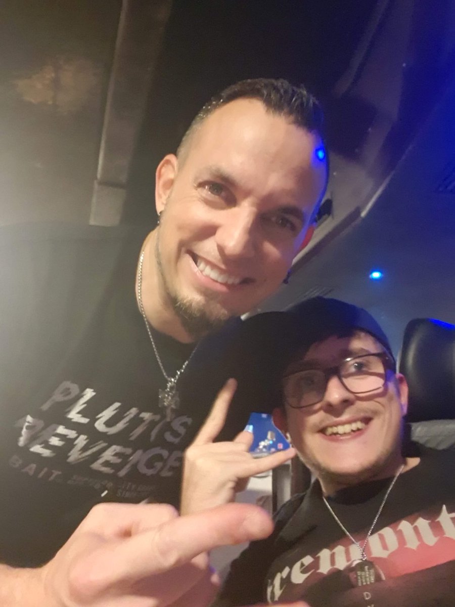 JoshReevesDCMS's tweet photo. Look who I met again yesterday... The one and only Mr @MarkTremonti 🤘🏻 #ADyingMachineTour #tremonti @alterbridge @TremontiProject @o2academybris https://t.co/knsiAlHySY