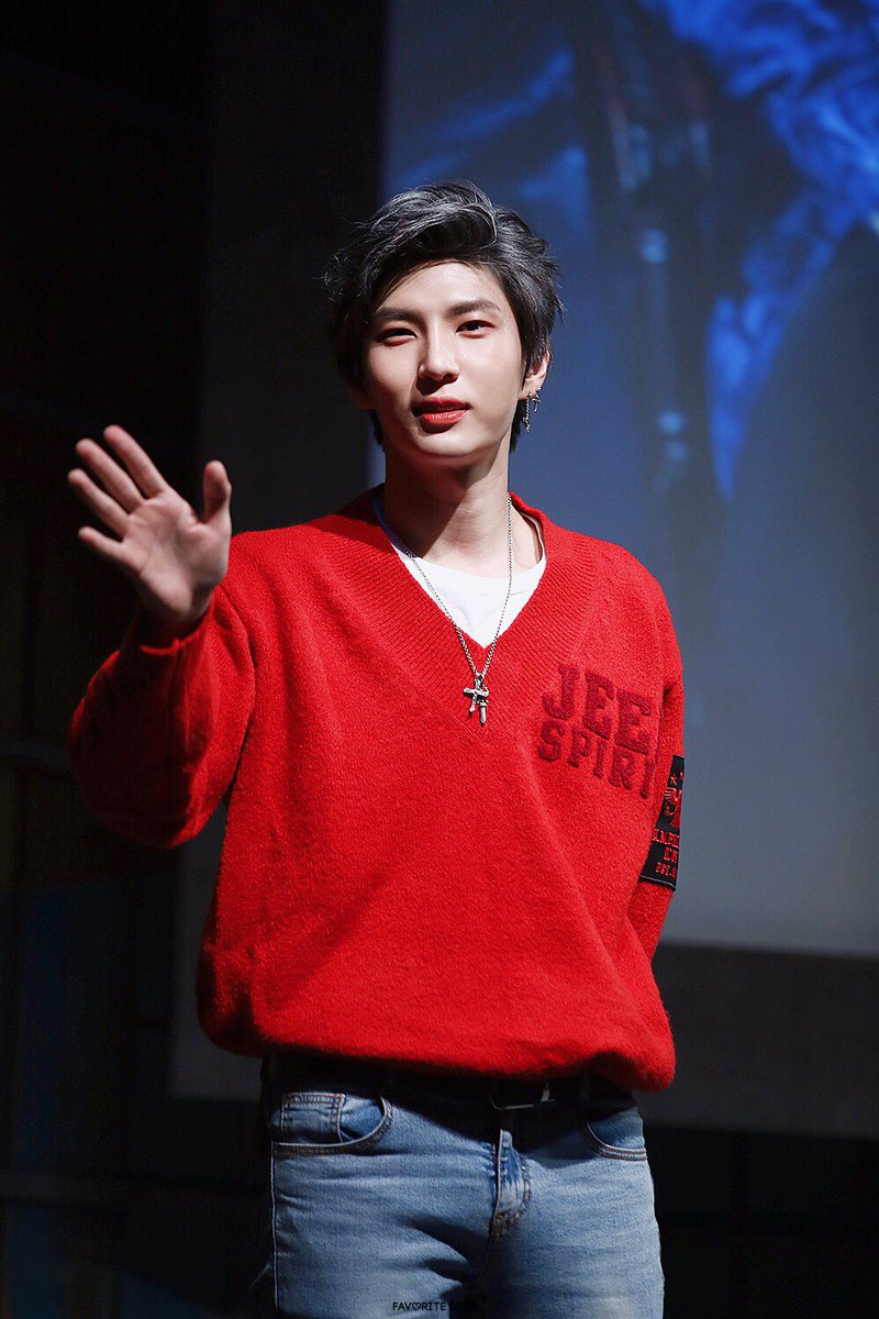 favoriteTAEK's tweet photo. 181201 엘리자벳 이벤트
지금 당장 블퀘로 달려가고 싶은데 왜 오늘 볼 수 없지요 🥺🥺 즐거운 저녁시간 보내고 이번주도 멋진 토드 많이 기대할게 🥰🥰 감기조심 ! @JUNGTW_LEO ❤️
#빅스 #VIXX #레오 #LEO #정택운 #늘오래가자 #엘리자벳 #택토드 https://t.co/mdfm6iFVHV