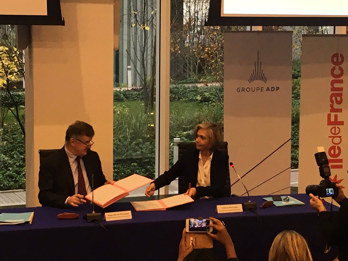 Paris Tourisme tweet media