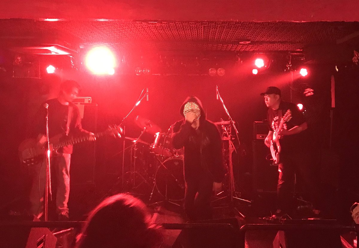amn1300's tweet photo. 昨日の「ADULT SLASH」リリパありがとうございました！よいメンツで楽しかった!!!
1/26.27は名古屋、四日市です！
よろしくお願いします！

#lisaloomer
#2yago
#andmore
#ニューロマンティックス
#adultslash https://t.co/72sKjiCACg