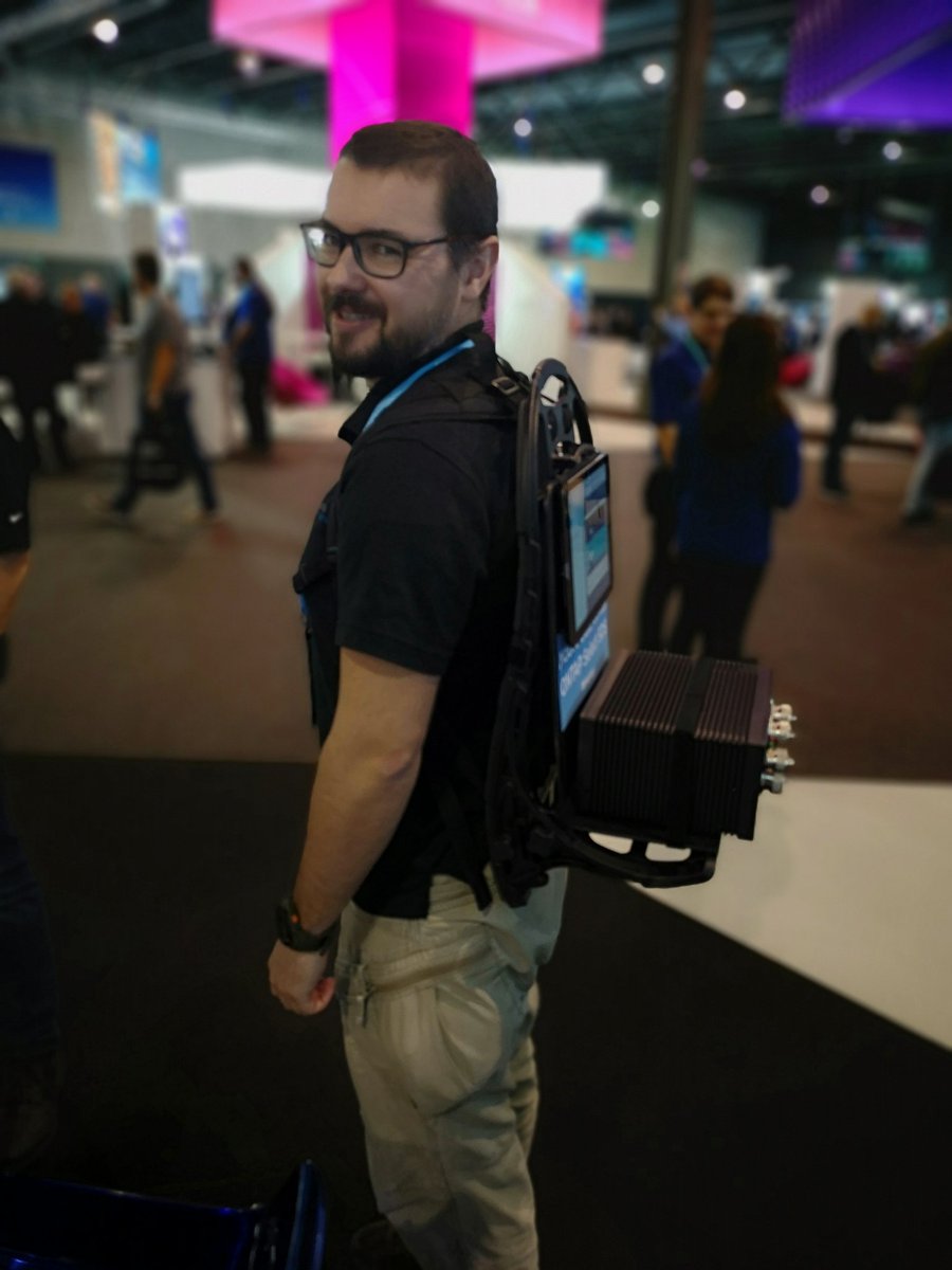 m_lubojanski's tweet image. Data center on my back #ONTAPSELECT #netappInsight2018