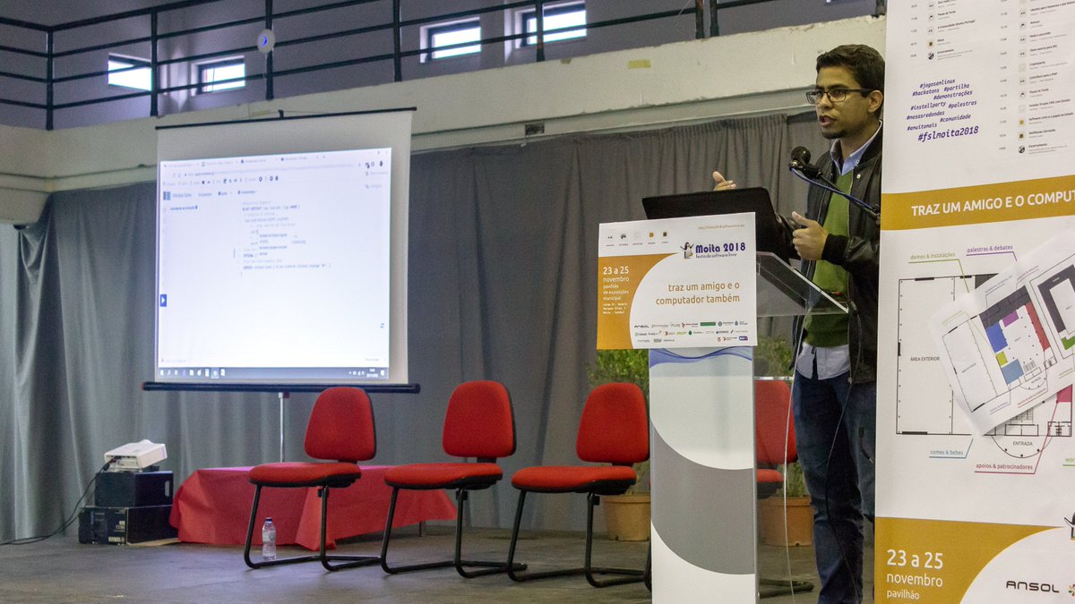 wikimediapt's tweet photo. .@waldyrious da @wikimediapt na @fslmoita2018 Fotos de Redpill 87 [CC BY-SA 4.0 (https://t.co/DYiwiFjH54 …)],  esta e outras fotos no @WikiCommons : https://t.co/Tl54qPNpVJ … #wmpt #wikimediapt #fslmoita2018 https://t.co/KrUW5ODBY8