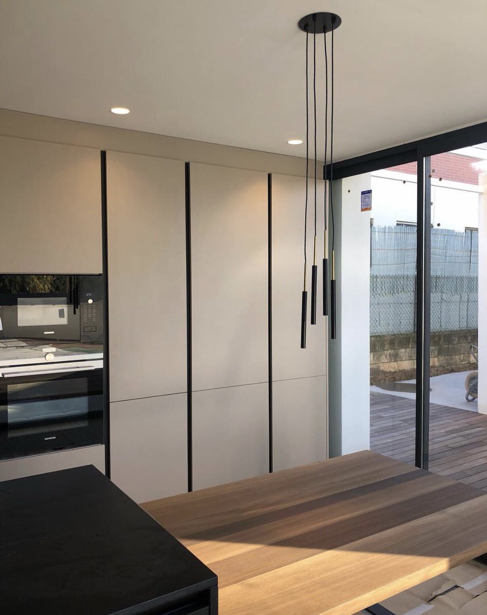 Castanbarcelona's tweet photo. Nuevo proyecto con nuestra luminaria THIN. Gracias @raul_morlans por tu colaboración. #proyecto #iluminacion #thin #castanbcn #raulmorlans #interiores #decoracion #calidad https://t.co/NVLmjA8Hzk
