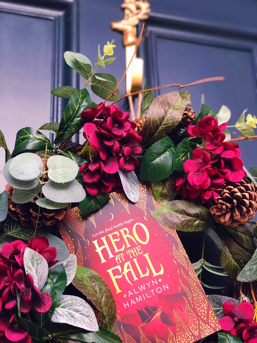 AlwynFJH's tweet photo. πβTis the season for Giveaways! π Iβve decided to do a 12 Days of Christmas Giveaway of my various swag and international versions of my books. Click through to Instagram for details https://t.co/EynKbVmndE https://t.co/qDbzaC3IDw