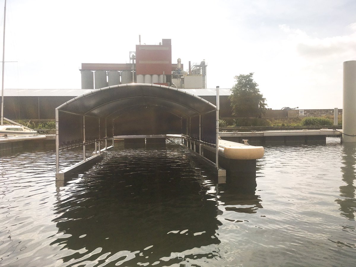 TripleFabrics's tweet photo. β https://t.co/iKm2cNLHit
Jachthaven Schippersdock zeer tevreden met de levering van deze twee grote boothuizen #boothuizen β #jachthaven β #watersport π https://t.co/gkv5tmmomq