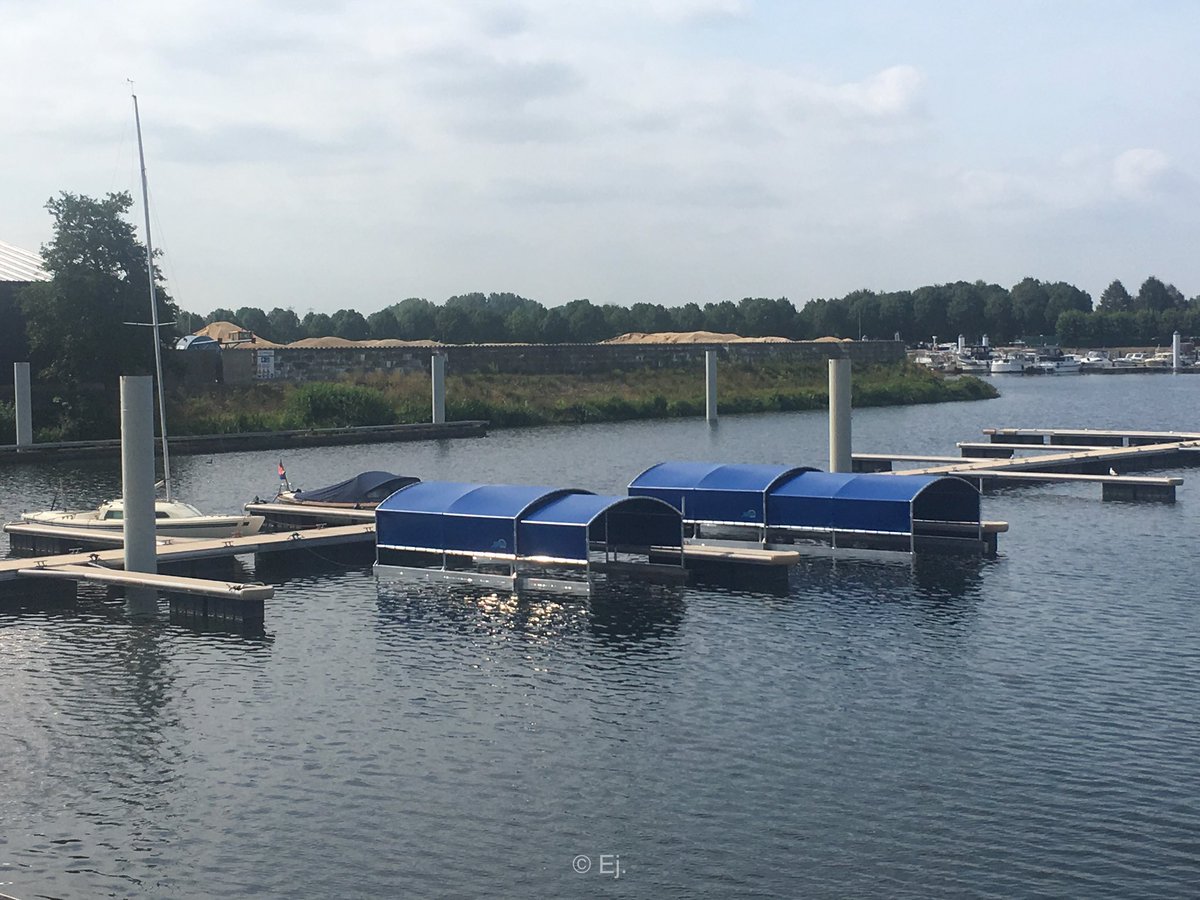 TripleFabrics's tweet photo. β https://t.co/iKm2cNLHit
Jachthaven Schippersdock zeer tevreden met de levering van deze twee grote boothuizen #boothuizen β #jachthaven β #watersport π https://t.co/gkv5tmmomq