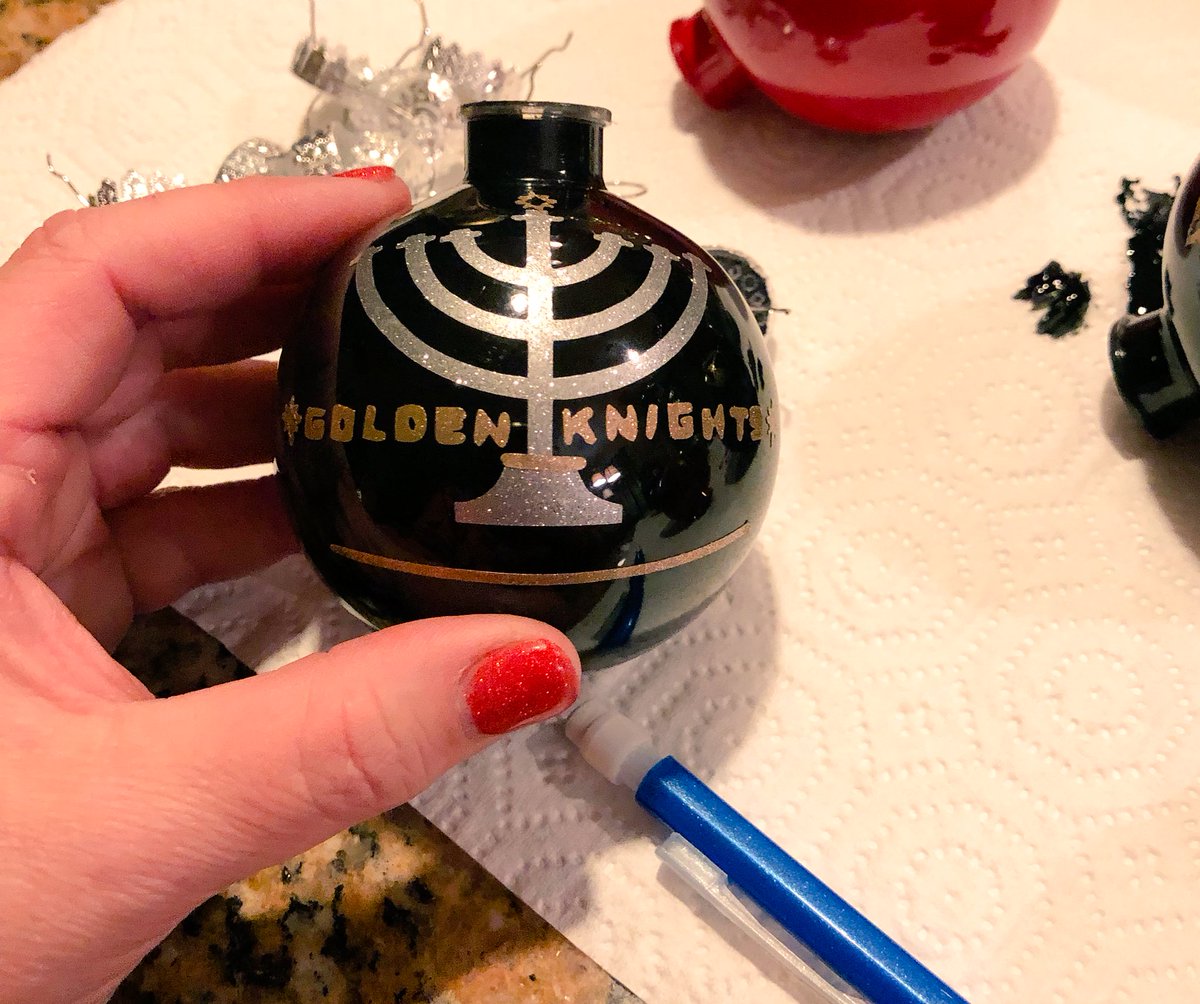 amynovak55's tweet image. Happy Hanukkah....#peanut @GoldenKnights @VGKLadies #KnightOne