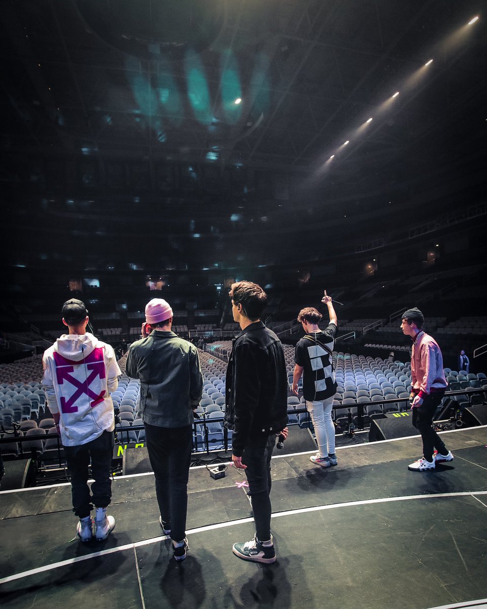 whydontwemusic's tweet photo. our first show ever to last night 😅 https://t.co/nWyvFu55sD
