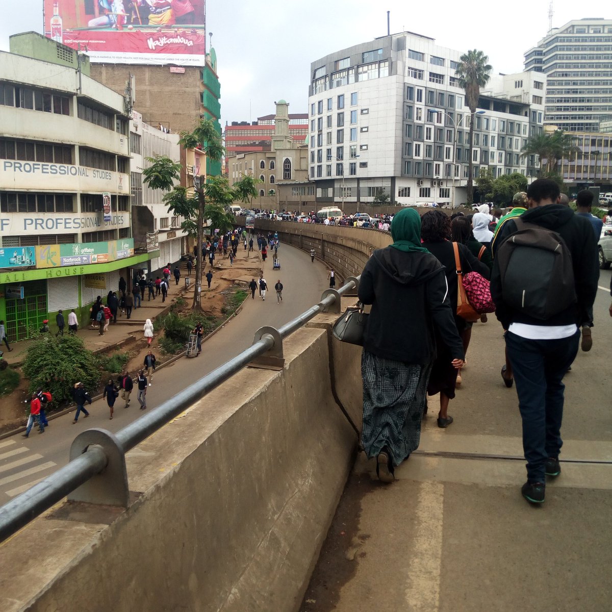 _Gatesh's tweet photo. Issa working #WalkingNation
#MatatuCBDBan https://t.co/2SIRtMCWGO