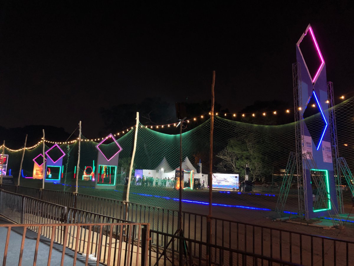 sekaibox's tweet photo. 【SEKAIBOX現地レポートVol.13 | Bengaluru Tech Summit @バンガロール】

IT展示会場で夜な夜な行われるレースとは！？　詳細はコチラまで↓
https://t.co/ZIjZRupXkJ

#SEKAIBOX  #現地レポート #BengaluruTechSummit https://t.co/Fwrkt0yuzU
