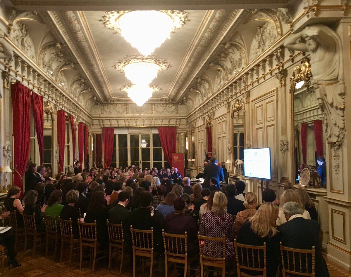 PWNParis's tweet photo. #AdventCalendar 🎄3️⃣⃣🎅 #PWNRetro2018 March 8th PWNParis partner of Franco British Chamber to celebrate the #IWD2018 about #WomeninCreation. A great conference about #Design #Innovation &amp; #Creativity with @hubmum @amanda_levete &amp; Mathilde Bretillot @fbcci @fderolez @IsGuidat https://t.co/GWeEyB1MMG