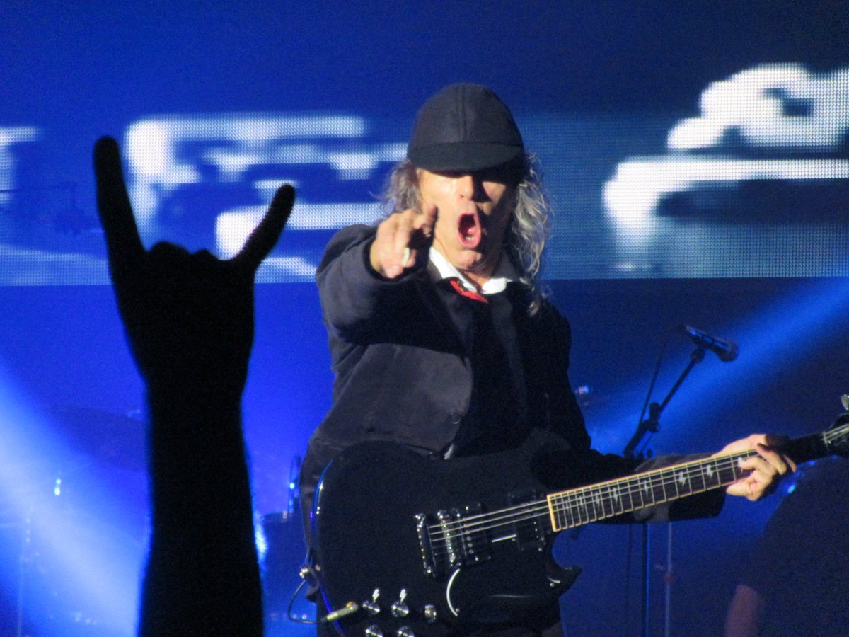 IRONPASCAL's tweet photo. TNT - ACDC tribute band-live in Toulouse 2018 https://t.co/B6KNvJdgfO