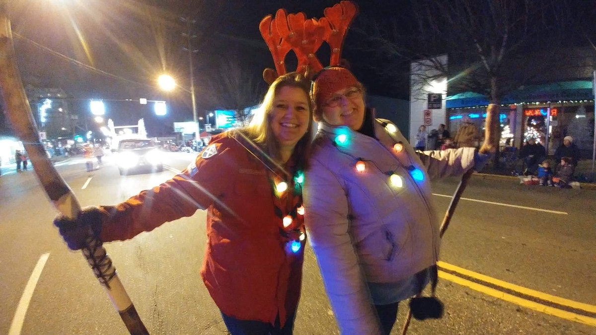 1stHaney's tweet image. Check out our #paradefloat with the #bigdipper, smoking #campfire and #canoe in tow! Great turnout #MapleRidge @scoutscanada @MapleRidgeNews