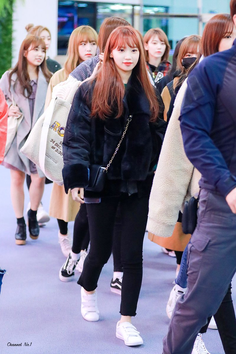 kimchaewon_net's tweet photo. 181126 GMP 입국

#아이즈원 #IZONE #김채원 https://t.co/ae4sVER7t7