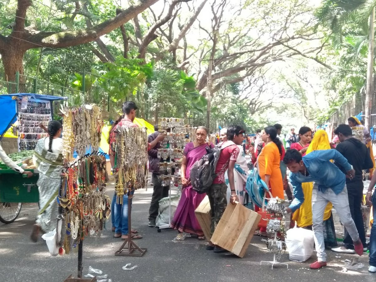 DeccanHerald's tweet photo. It is time to munch on some groundnuts once again from #Bengaluru's much awaited and historic annual groundnut festival -- the #KadalekayiParishe. | (#DH_Photo by @madhuri195) https://t.co/IjsWjOOY0B
