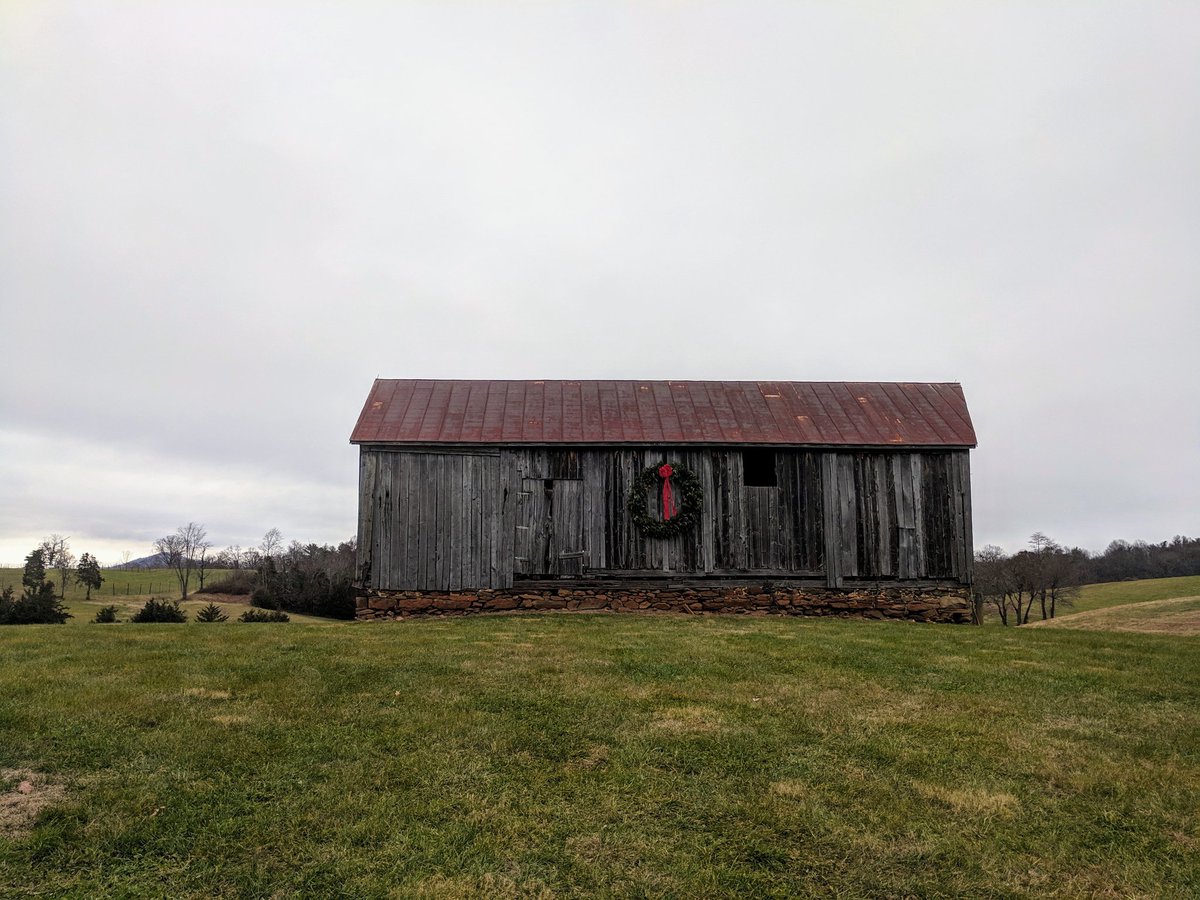 SouthernerSays's tweet photo. It's been years since I drove through Virginia. I forgot how pretty it is! Visited a winery outside of Charlottesville and even though it was kind of a dreary day, it was beautiful. 💙 @EarlyMountain https://t.co/fJ9hhjE7Qs