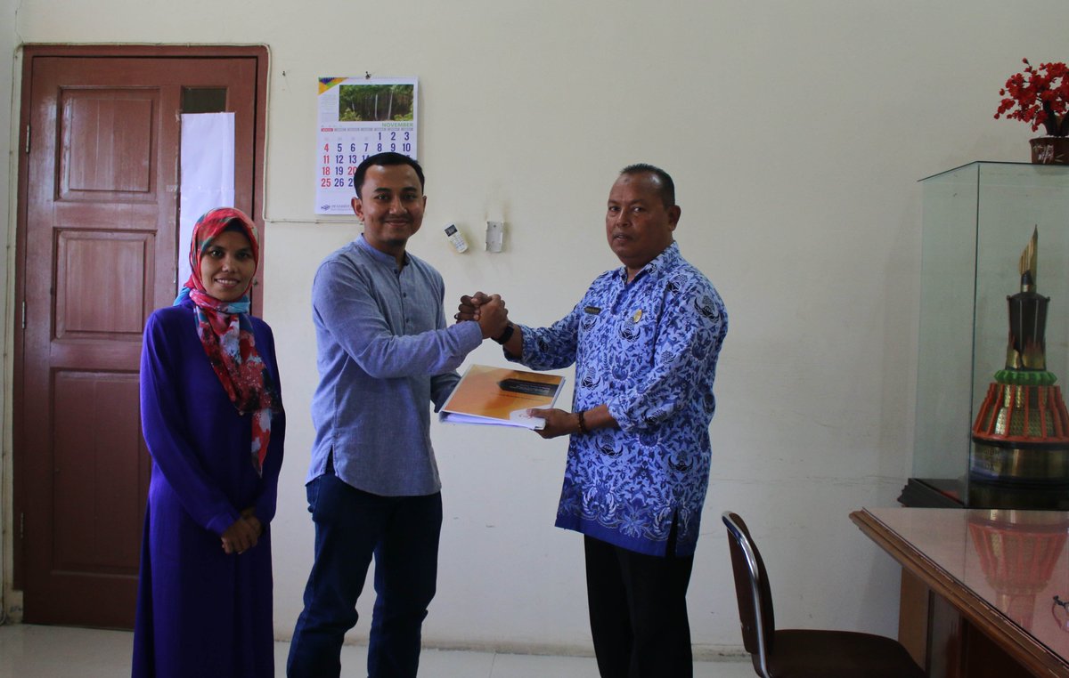 LakiGarang_'s tweet photo. Semoga langkah kecil ini dapat menimbulkan efek "bola salju" sehingga banyak bermunculan sekolah2 BISA lain di Aceh. cc @DubesAustralia #OzAlum #DubesAustralia #AGS https://t.co/1DVyHz0NYs