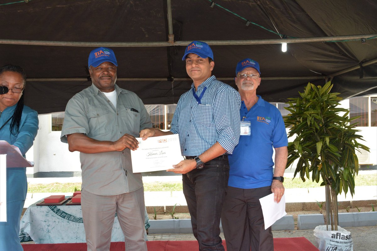 IITA_CGIAR's tweet photo. Congratulations 👏to IITA #Poster presentation 2018 #P4DWeek #winners
1⃣Social Science and Agribusiness @mwatigondwe 
2⃣Plant Production and Health @l_lava
3⃣Partnerships for Development awarded @carlos_malita
4⃣Natural Resources Management, NRM (Dries Roobroeck et al). 
#P4Dweek https://t.co/k7OUELyUmY