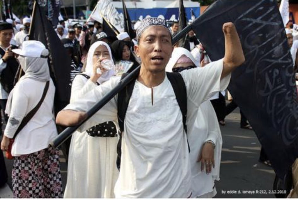 Fisik mungkin ngga lengkap
Hatinya lebih dari lengkap