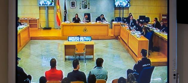 ERIKEO5555's tweet photo. PNV y Podemos piden excarcelar a los condenados de Alsasua que agredieron a dos guardias civiles y sus parejas.  https://t.co/r3Qnx1XF0V https://t.co/uBCahrSnqW vía @larazon_es #EquiparacionYa