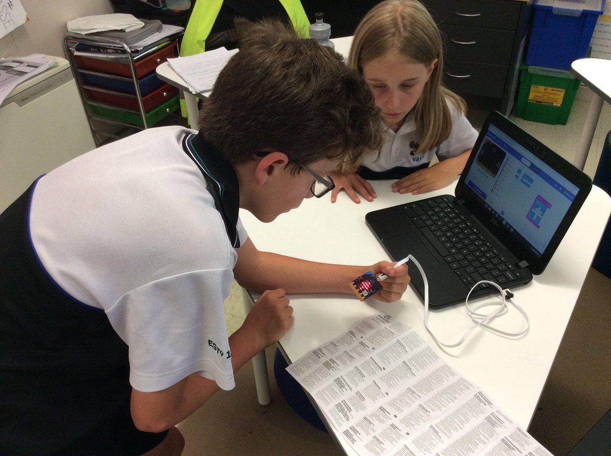 bugs_ferguson's tweet photo. Our first play with micro:bits using the #makecode tutorials! Exciting! Thanks @cserAdelaide for your lending library resources  👍
@microbit_edu https://t.co/zGsSNTfq9m