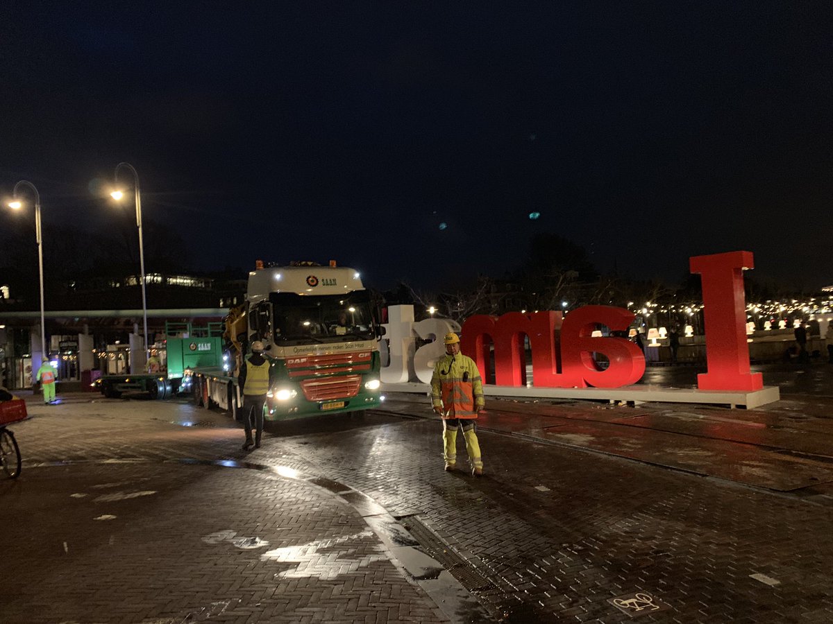 markeland's tweet photo. #iamsterdam En daar gaan ze dan. Links gedoe. #kortzichtiglinks https://t.co/bHCqfORbor