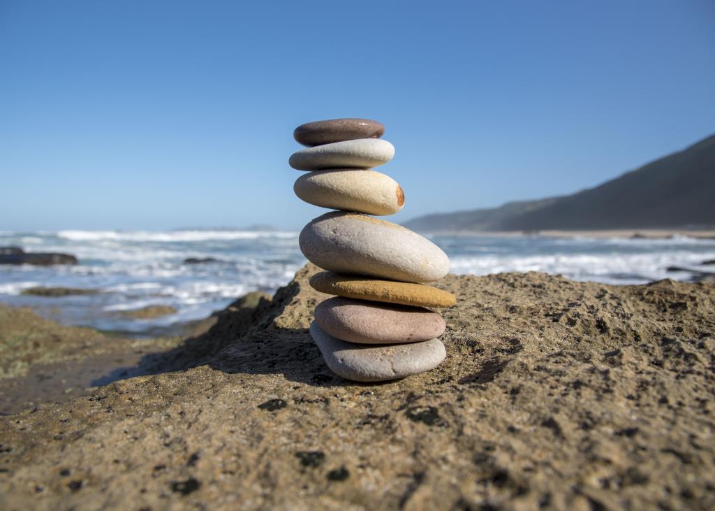 #Knysna 
#Weather  
Monday, 3 December 

Good Morning 
Clouds and sun, a few showers 
Expect a high of 22° 
Real Feel® 26° 
Sunset: 19:26 

Tides 
Low 0.51m@07:07   0.43m@19:52 
High  1.49m@01:07   1.76m@13:28

Fire Danger Index [FDI]: Moderate (Green) 🔥
Photo Credit: @EllePhoto