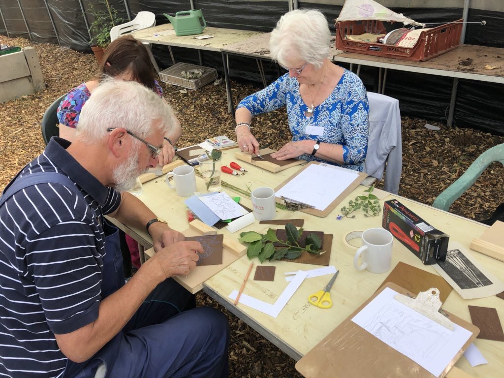BoundaryWay's tweet photo. #Wolverhamptonarts #AdventCalender day 3 @LindaNevillprnt ran a #linoprinting workshop at #BoundaryWay this Summer taking inspiration from our community garden- find out more about her work &amp; sign up for her newsletter here https://t.co/7vdP5575Gx #supportlocalartists https://t.co/SADeD4TWcH