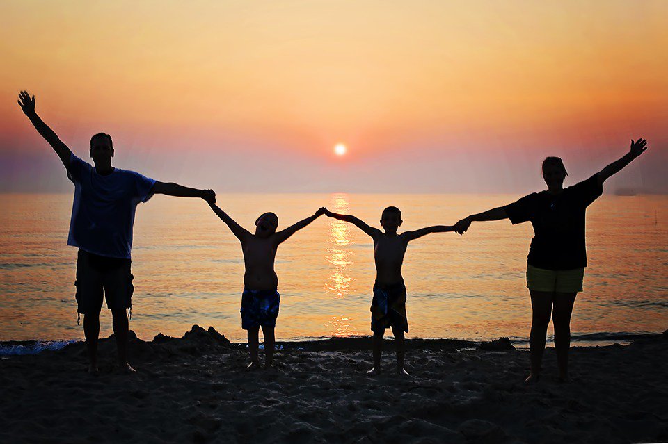 SmithJelline's tweet photo. We are a big family; we are all very close, and we always want to talk about what is going on with each other. 
—Javier Hernandez

#MyBrothersSistersandMe 
#ToplinkPublishing https://t.co/GlVPbw3jgE