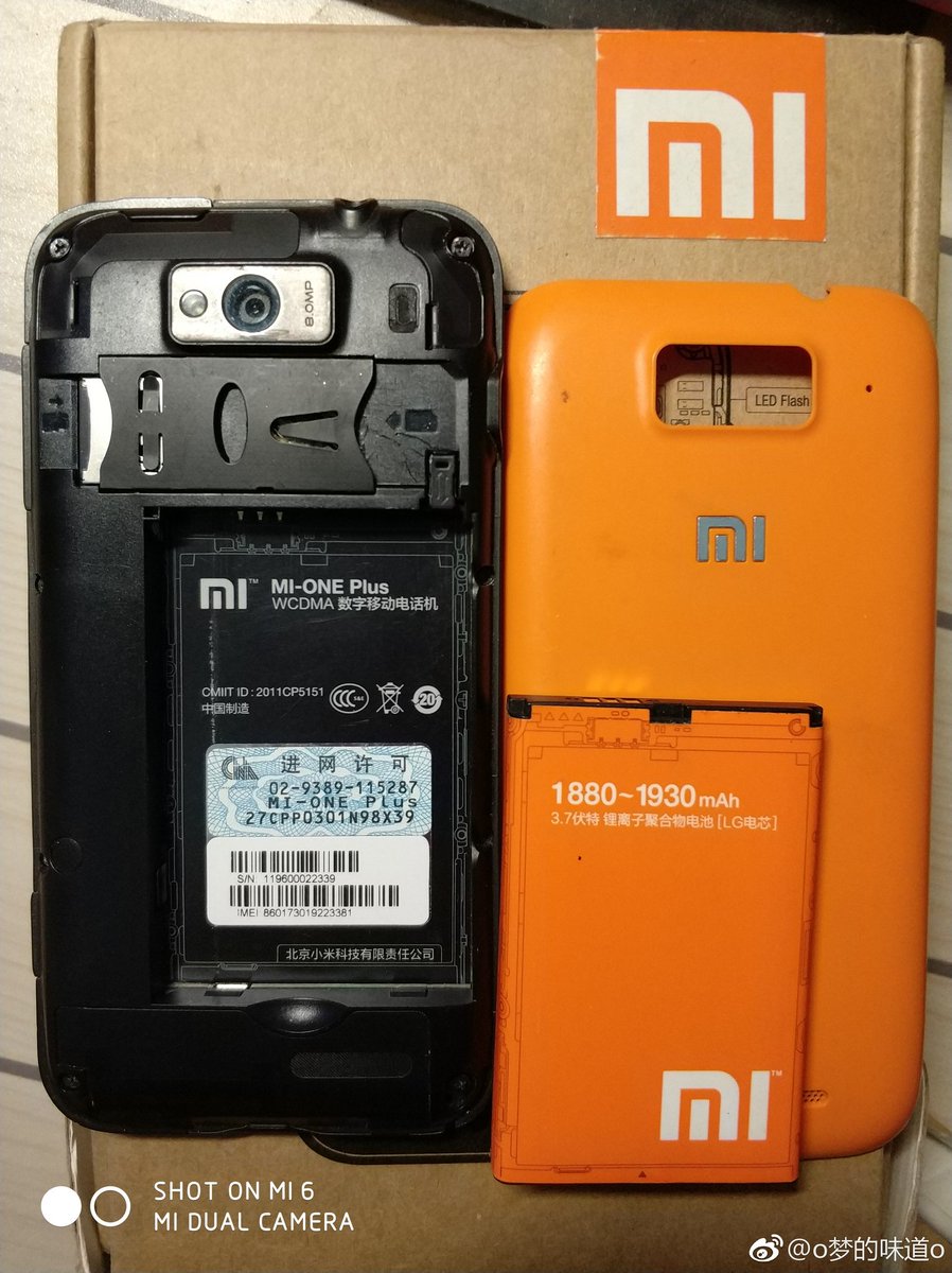 donovansung's tweet photo. Love these pictures from Mi Fan @o梦的味道o, who found his #Mi1 while cleaning his house. Looks like the phone still works 7 years later! ❤️
My first Mi phone was #Mi3 ... still a classic. Does everyone remember their first Mi phone?
#Xiaomi #8YearsWithMi https://t.co/TSLpoIEHU1