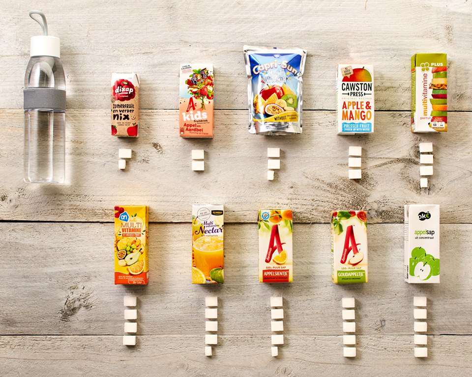 voedingscentrum's tweet photo. Fruit op de voorkant, suiker aan de binnenkant. Jij laat je niet meer foppen, toch? 🤔 https://t.co/ZW3TP5e3hn
