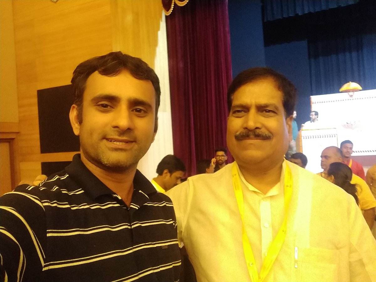 bhsngr's tweet image. Whole day @AngadiMp attend  #STEP2018 seminar &amp;amp; discussed with panelists how he transformed Belgavi using the central Govt schems.. 
#Belgavi is blessed with an approachable MP who has a vision towards his constituency.. 

#SelfieWithAngadi