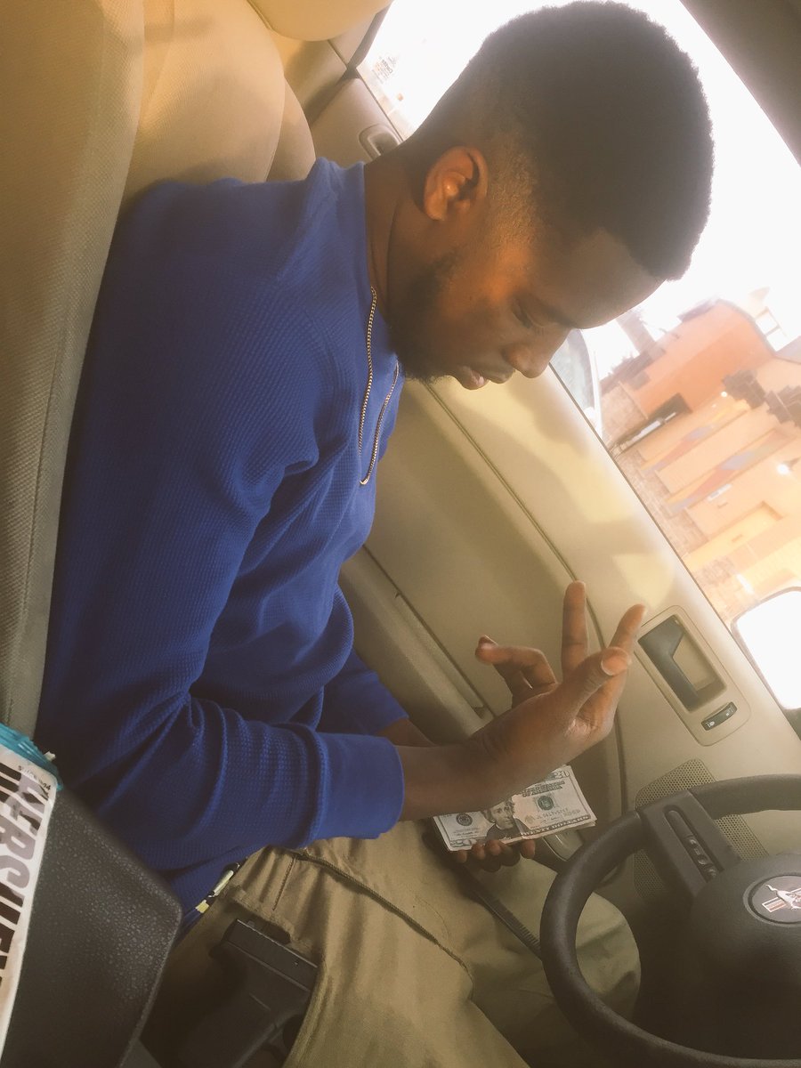 Dee_2times's tweet photo. It’s been a lil min ‼️
💙💰♿️🏧🌀✌🏽 https://t.co/RqxIVSl8eY