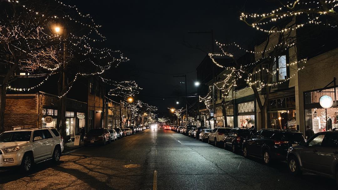 The holidays are in full swing around #BallardSeattle! 😍🎄✨ (📷: IG @ dimsumwu)