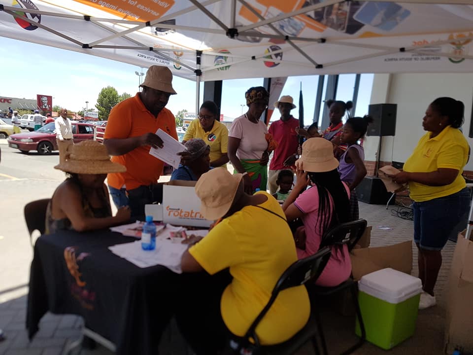 LerumoSatellit1's tweet photo. This past Saturday (01 December 2018) at the DTT Registrations Promotion in Welkom at Boitumelo Junction Mall.

#godigitalFS #dtt #MondayMotivation #countdown https://t.co/C5S48tnGFn