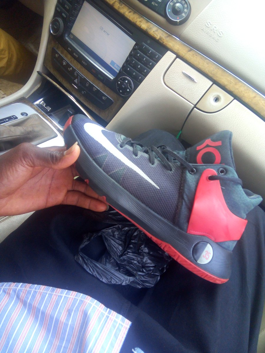 SuperSlimEli's tweet photo. Hi twitter, this is my little hustle, please 🙏I need a lot for RTs my costumer might be on your TL. I sell sport trainers of all kinds https://t.co/pqxoDfjUwA