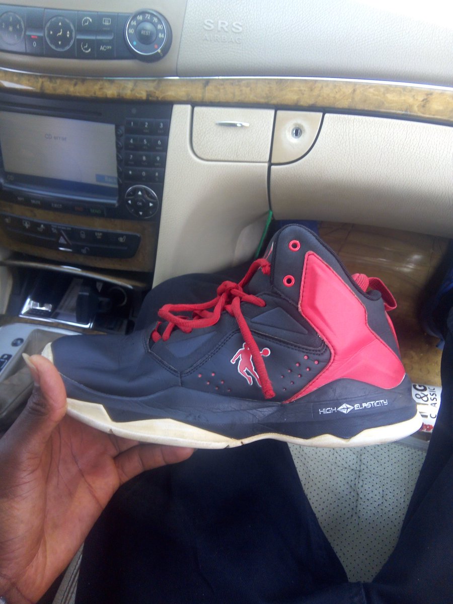 SuperSlimEli's tweet photo. Hi twitter, this is my little hustle, please 🙏I need a lot for RTs my costumer might be on your TL. I sell sport trainers of all kinds https://t.co/pqxoDfjUwA