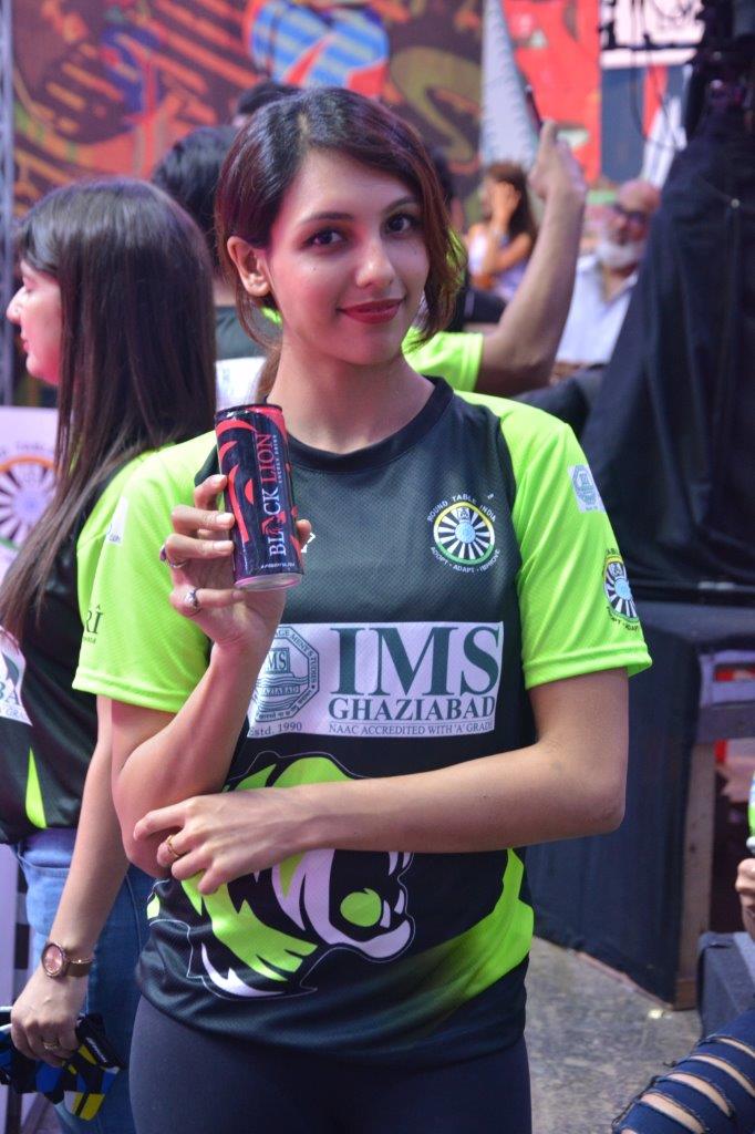 AmazingsHome's tweet photo. Black Lion Energy Drink in India.#love #Twitterers #socialenvy #tweegram #photooftheday #20likes #amazing #smile #like4like #look #igers #picoftheday #food #instadaily #instafollow #followme #girl #instagood #bestoftheday #instacool #socialenvyco #follow #colorful #style #swag https://t.co/BdnzzEs2d3