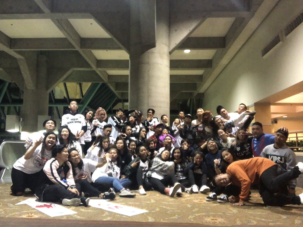 MoniiCakez's tweet photo. My heart is so full. 

I could never ask for a better family for the past 10 years. 

Thank you all for everything 💕

@VIPSJ @MVPSanJose #publicfigures https://t.co/be61zzgT50